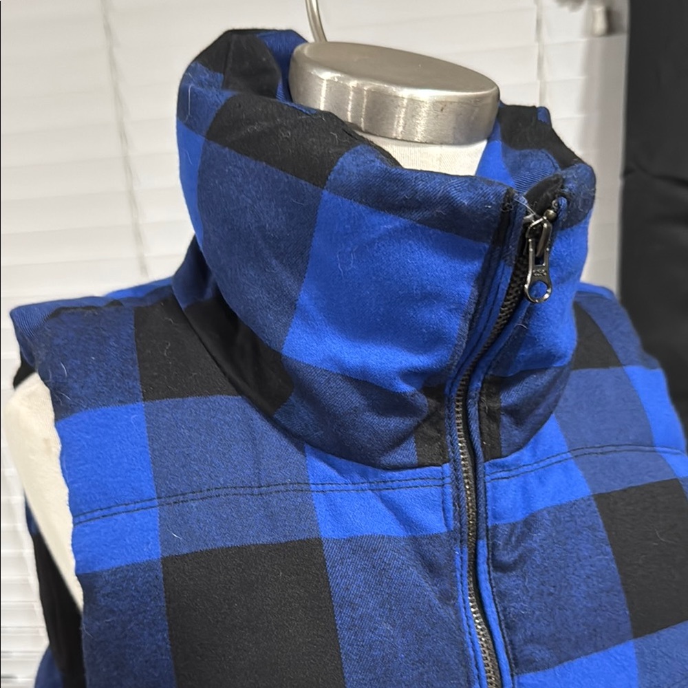 ON Checkered Puffer Vest Blue Black MEDIUM - Picture 4 of 13
